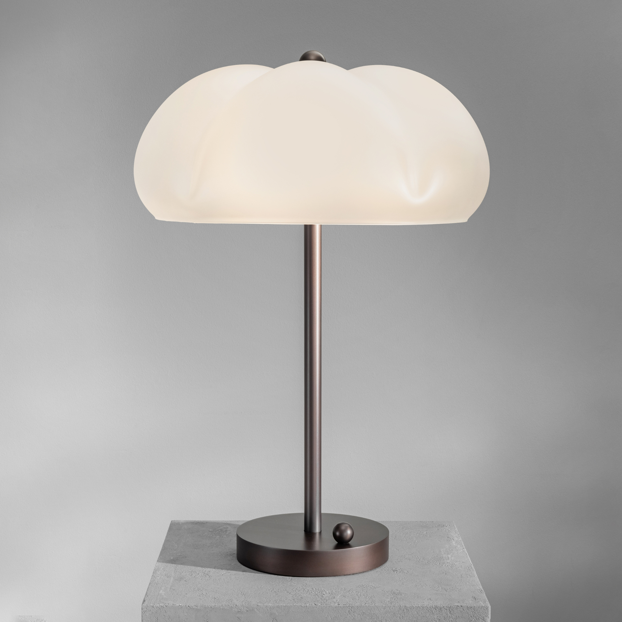 Schwung Hana Table Lamp