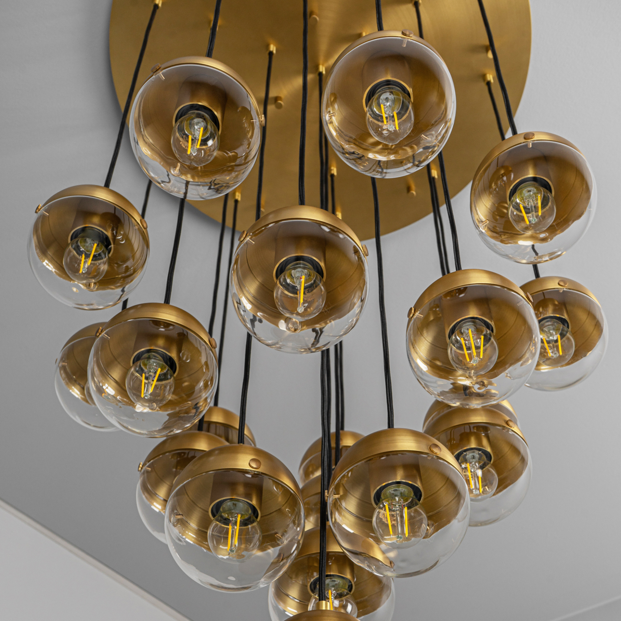 Schwung Molecule Cluster 19 Light Chandelier - Transparent Glass