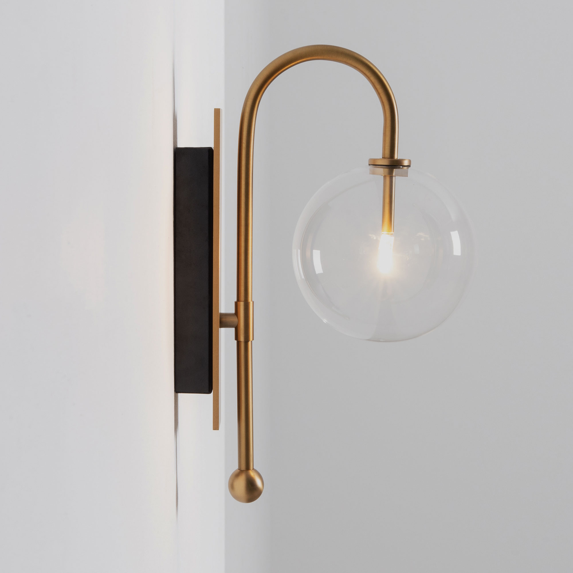 Schwung Naples Single Wall Sconce Light - Transparent Glass