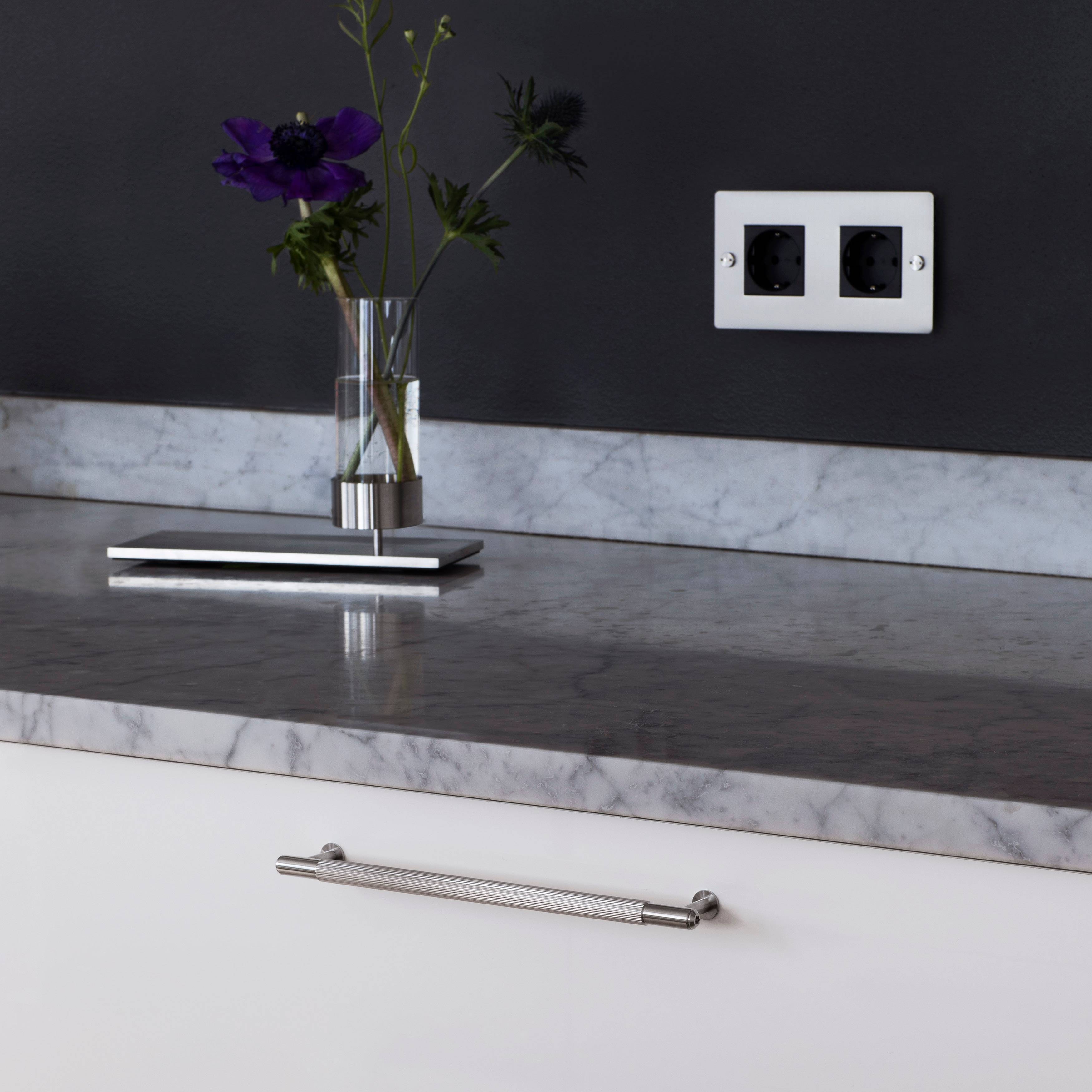 Buster + Punch Pull Bar - Linear Knurl - Large