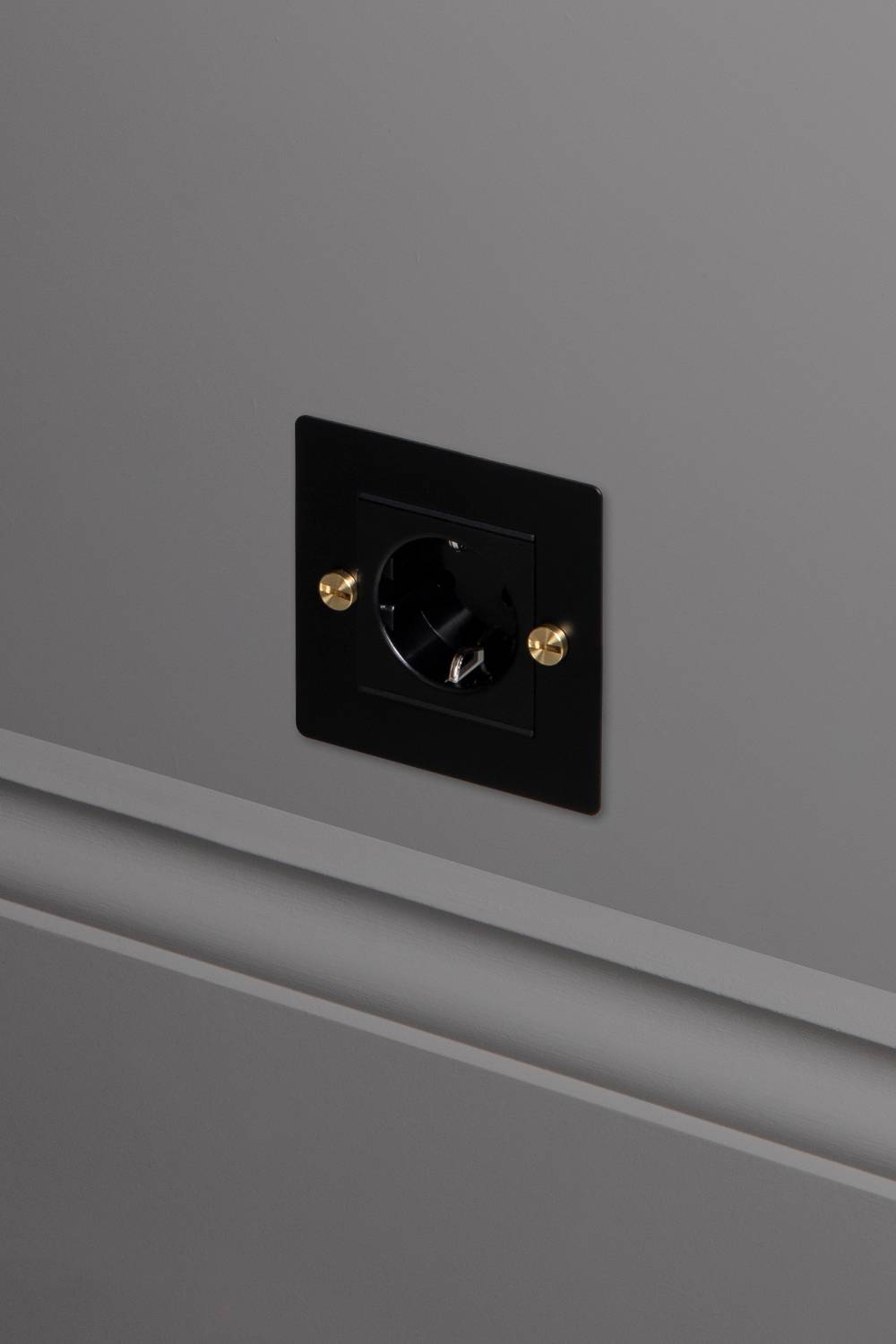 Buster + Punch 1G Euro Socket