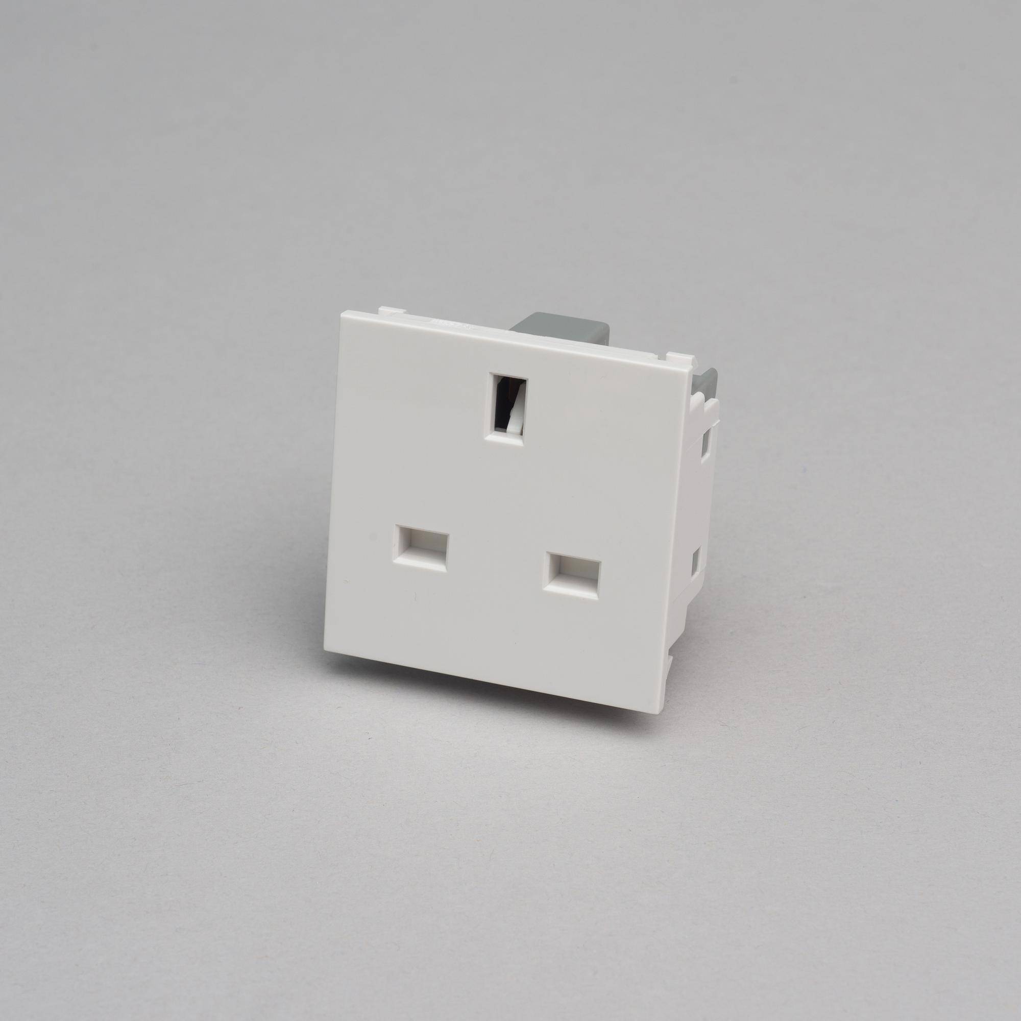 Buster + Punch UK 13A Socket Module Type G 50mm