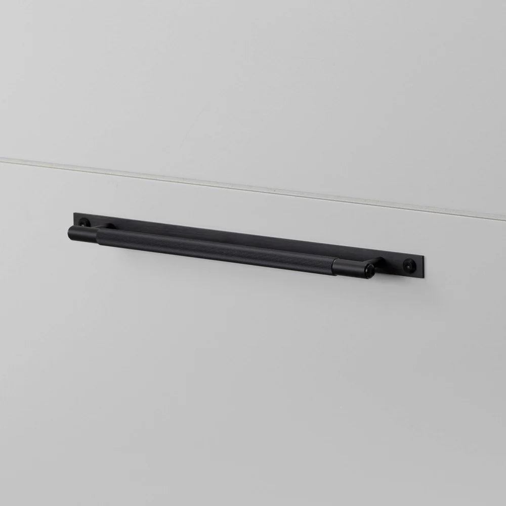 Buster + Punch Pull Bar - Plate - Linear Knurl - Medium