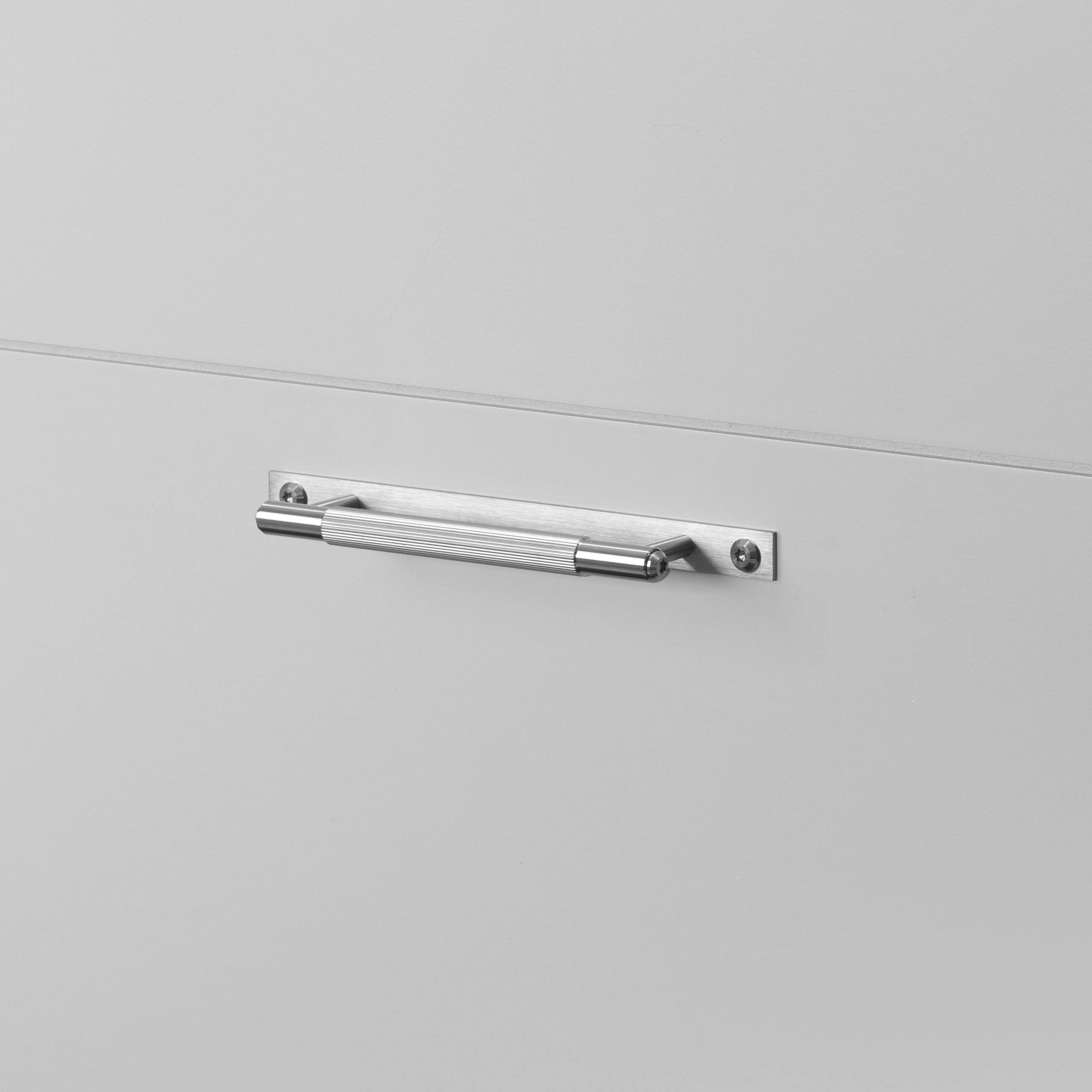 Buster + Punch Pull Bar - Plate - Linear Knurl - Small