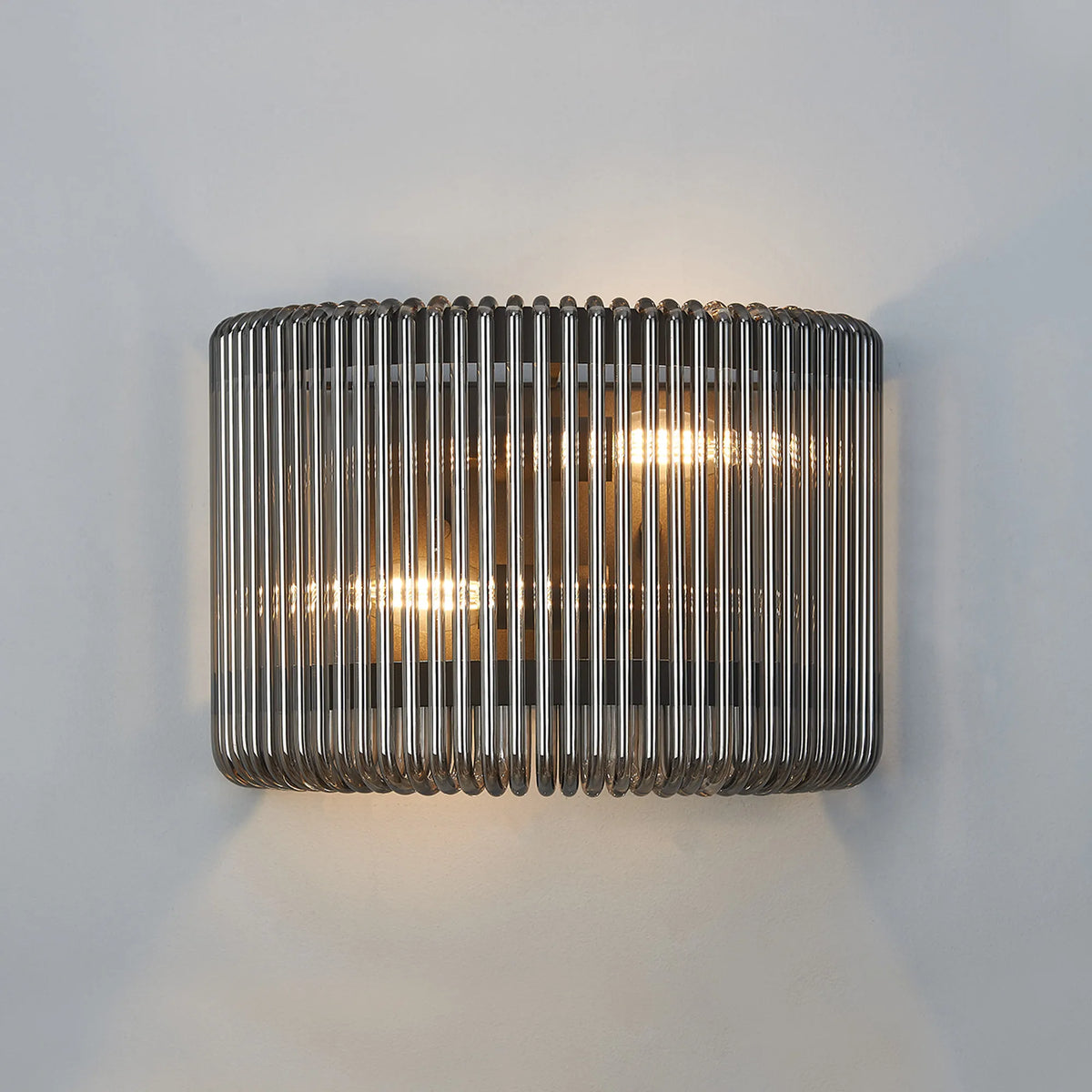 Fabula Hutton 32 x Medium Wall Light – 32 cm – Black & Smoke Glass