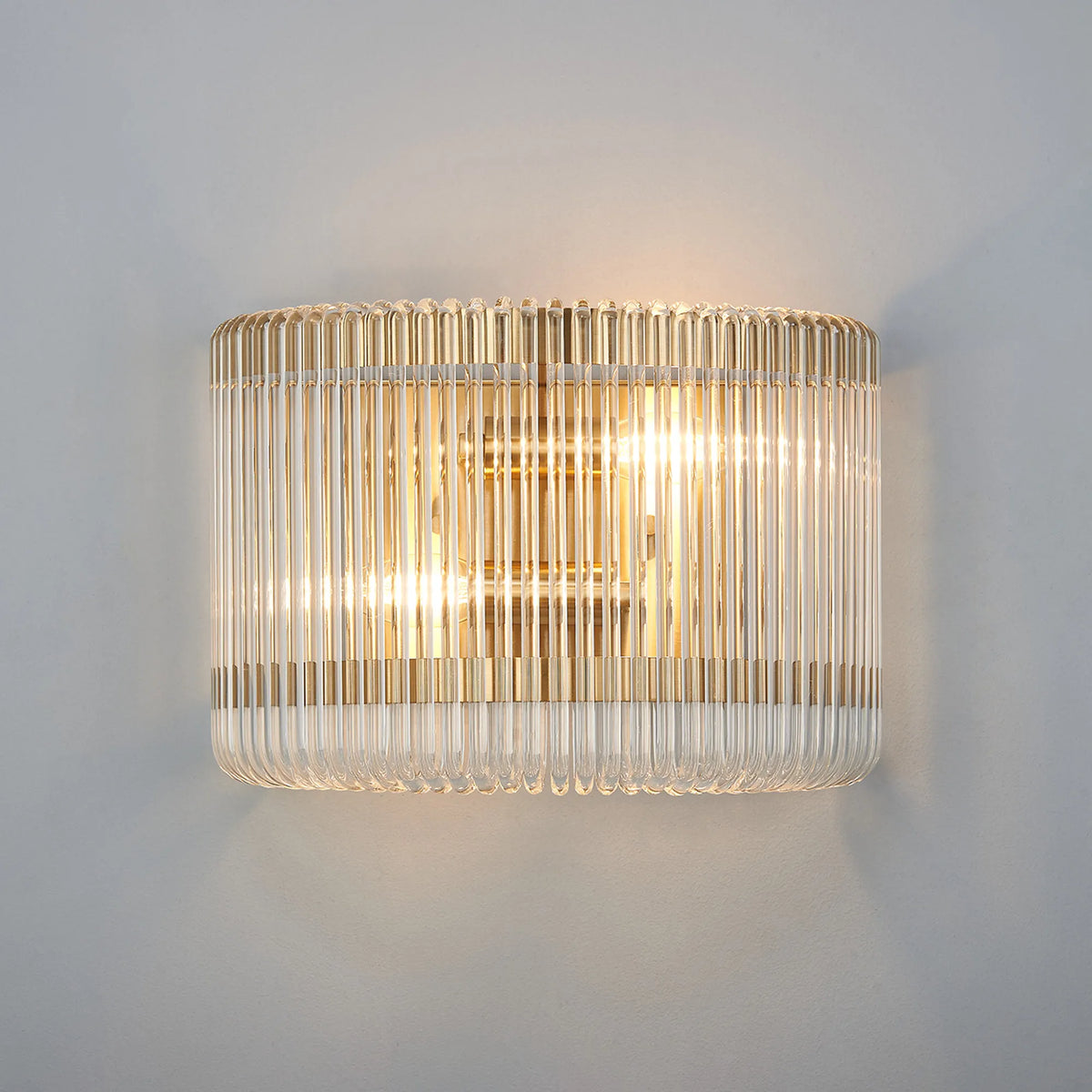 Fabula Hutton 32 x Medium Wall Light – 32 cm – Brass & Clear Glass