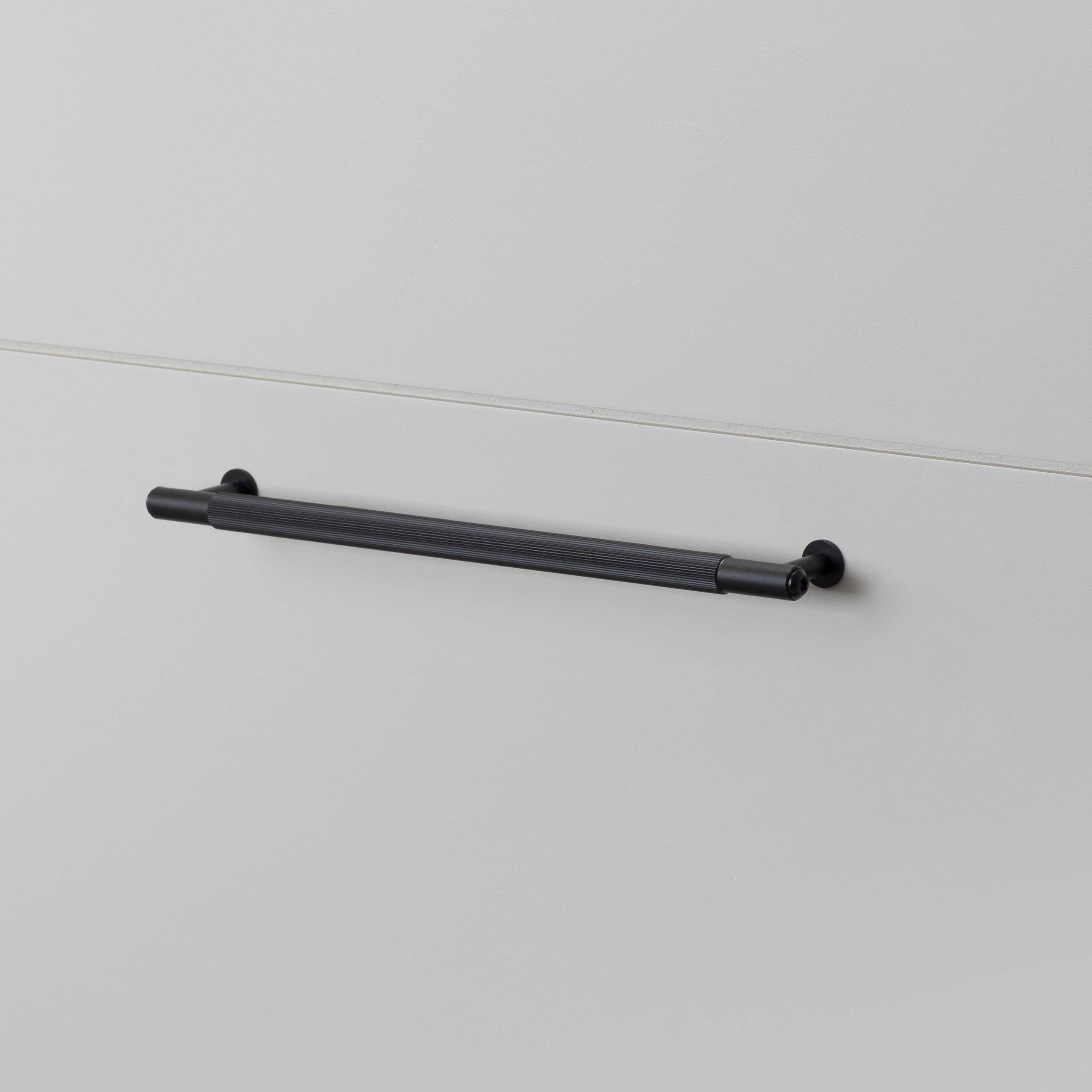 Buster + Punch Pull Bar - Linear Knurl - Medium