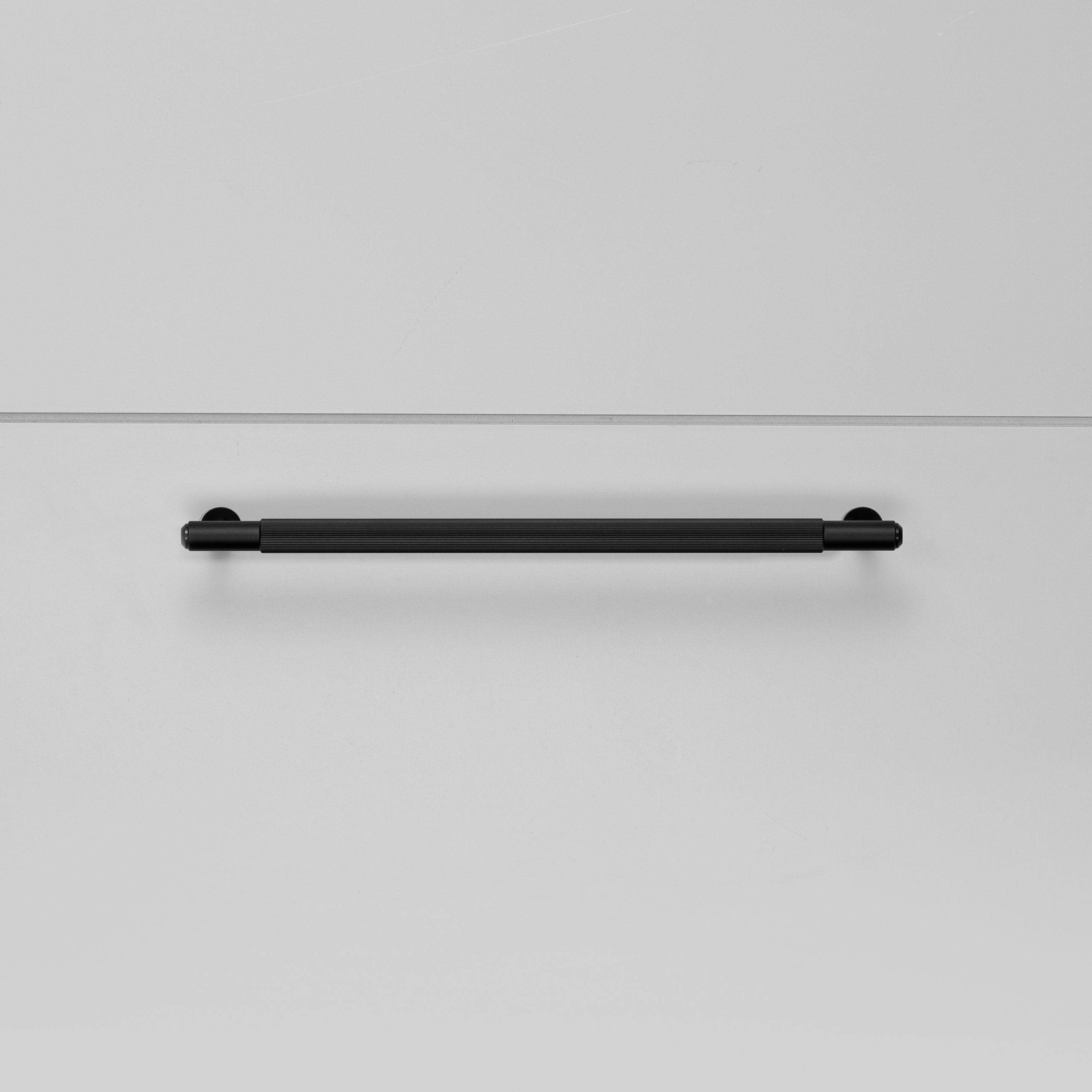 Buster + Punch Pull Bar - Linear Knurl - Medium