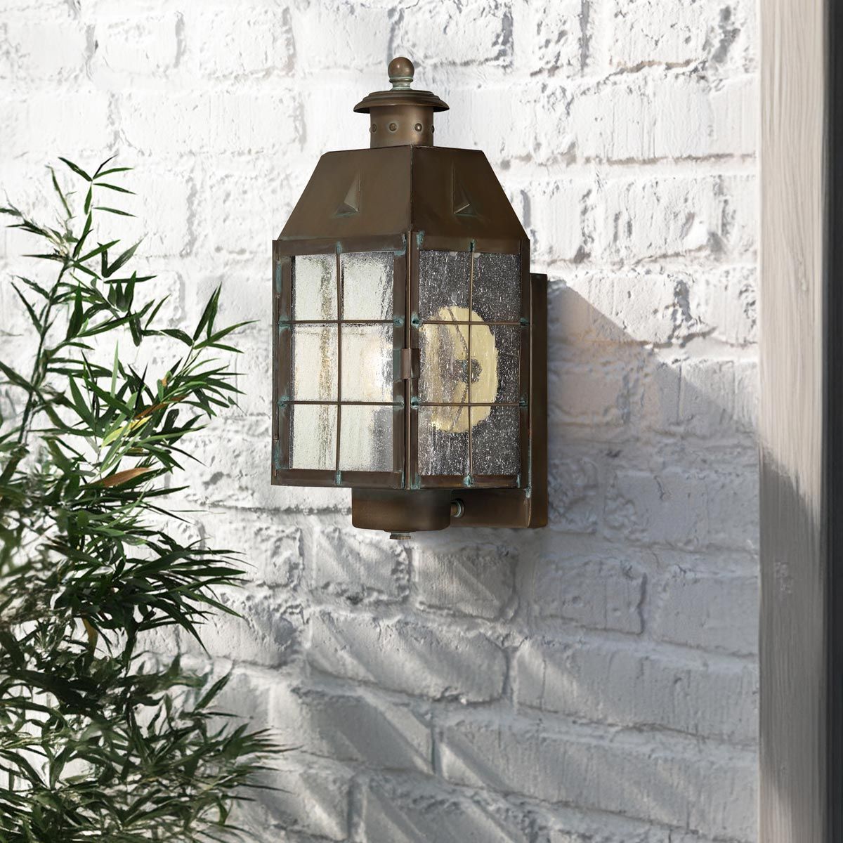 Quintiesse Nantucket Single Medium Wall Lantern - Aged Brass