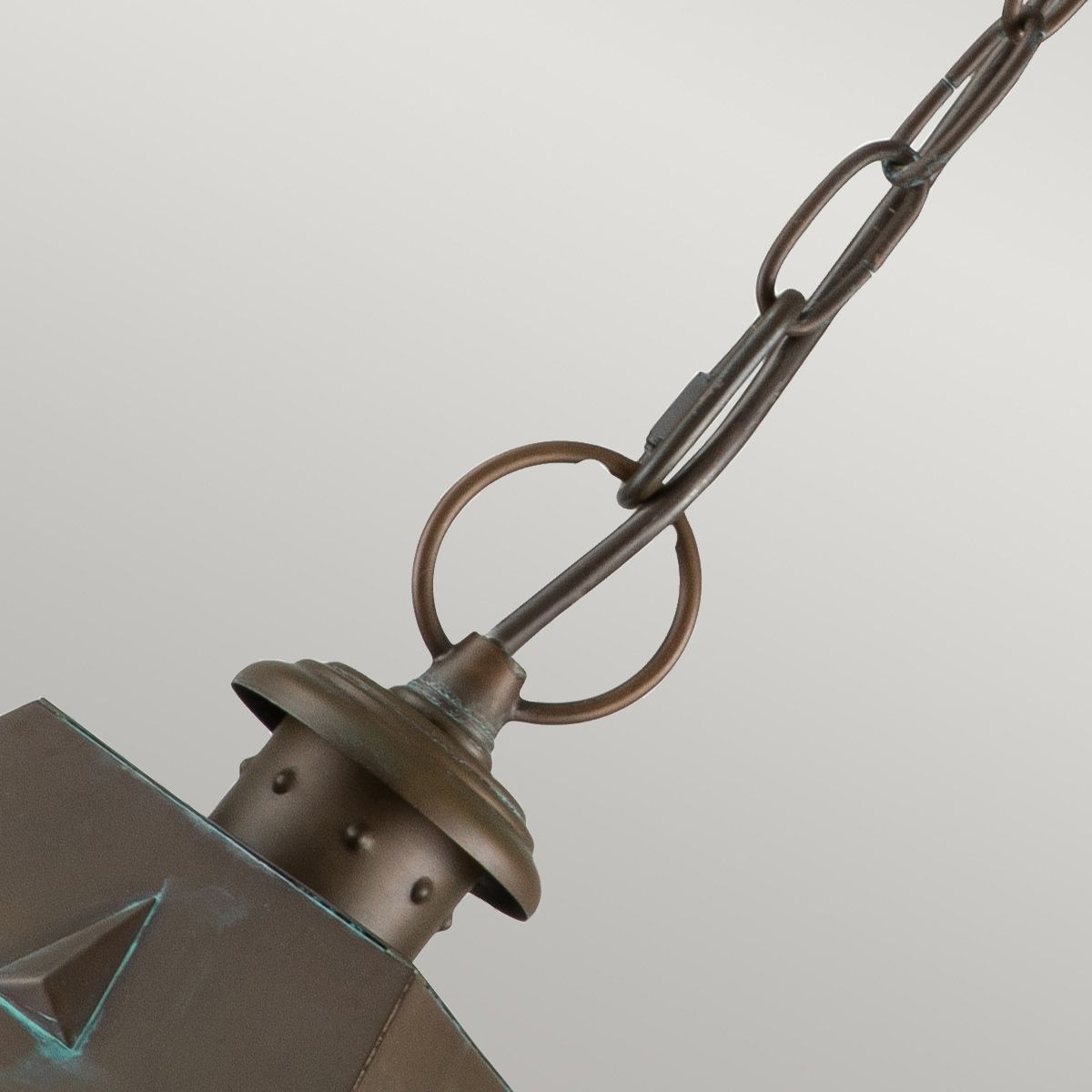 Quintiesse Nantucket Single Medium Chain Lantern - Aged Brass