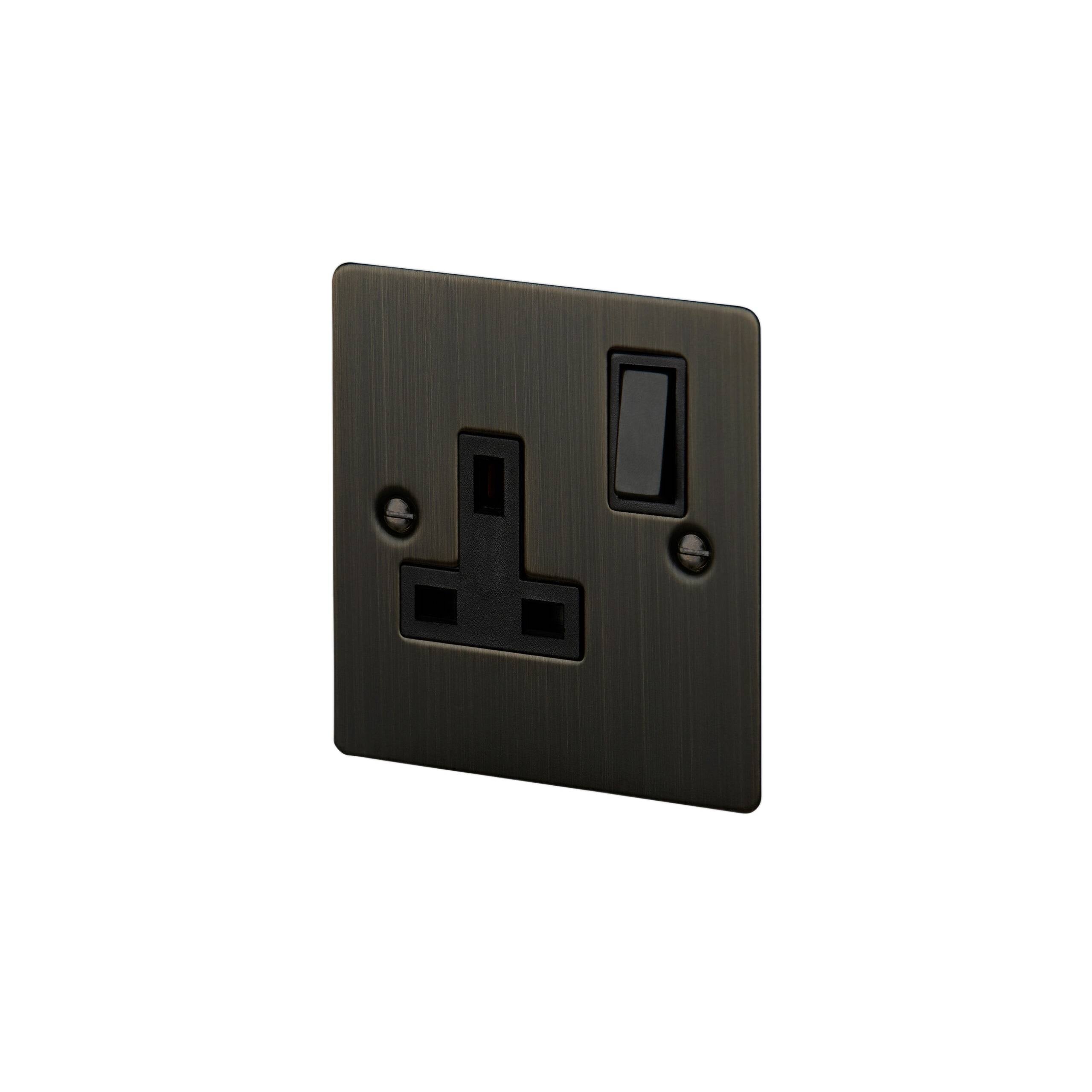 Buster + Punch 1G UK Plug Socket