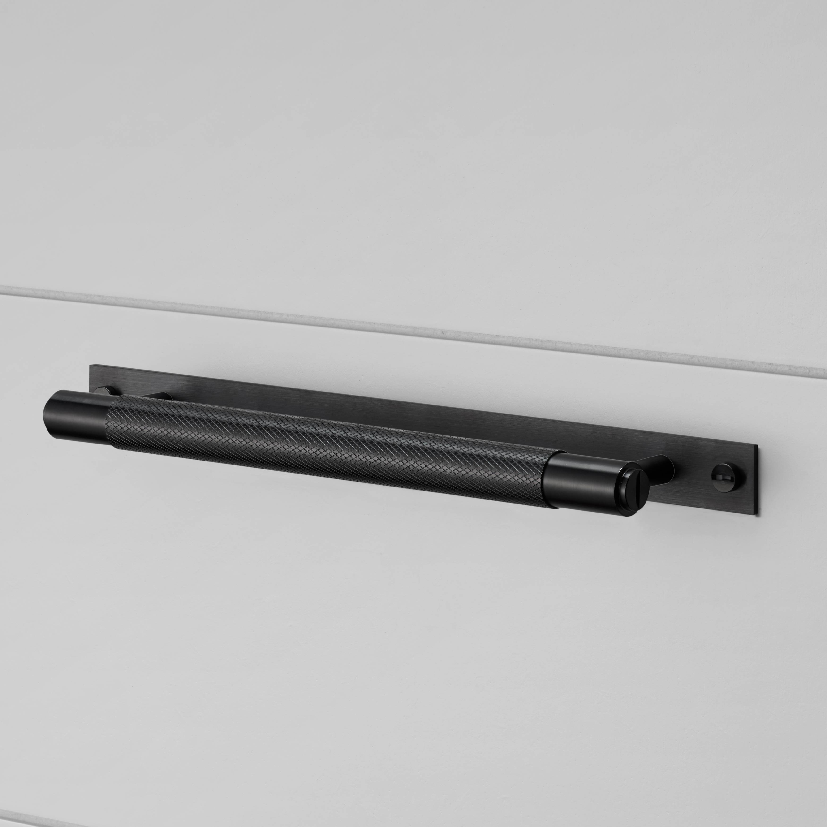 Buster + Punch Pull Bar - Plate - Cross Knurl - Small